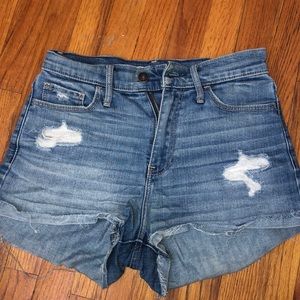 Abercrombie & Fitch High wasted Jean shorts